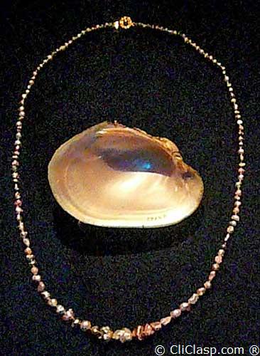 Natural pearl necklace