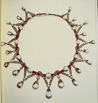French Queen Marie-Antoinette natural pearls necklace XVIII