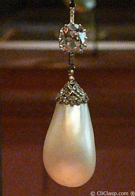 Koweit pearl 267 grains 18&deg; century 
